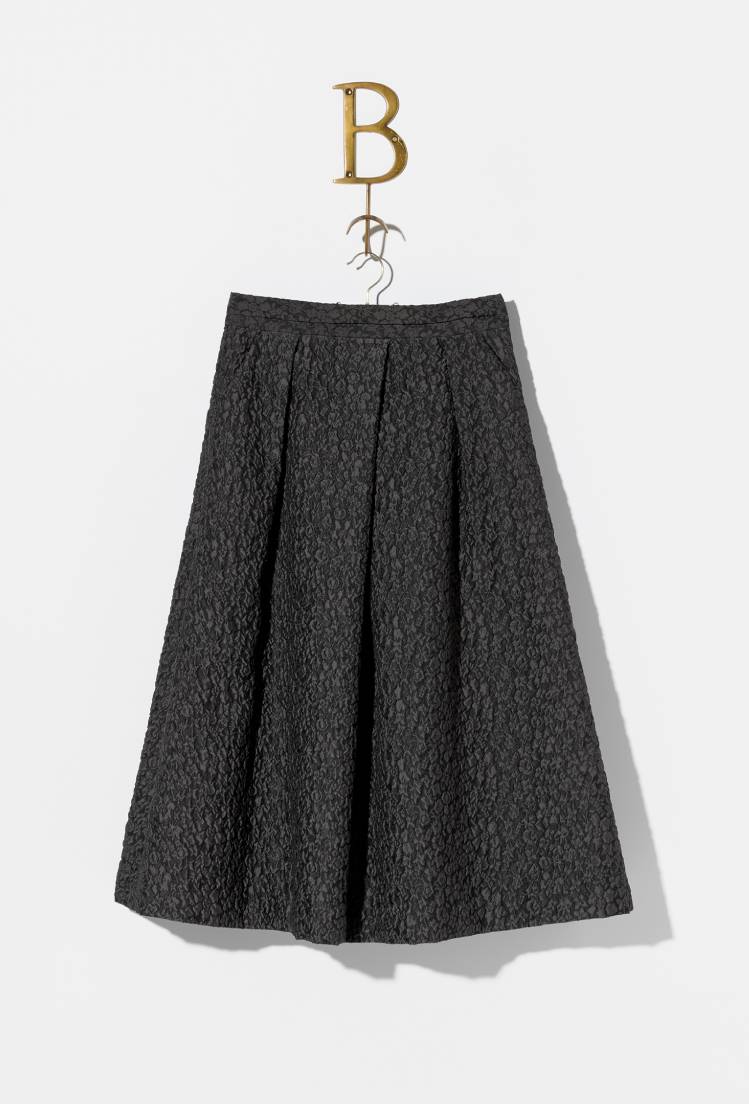 〈エッフェ ビームス〉のスカート