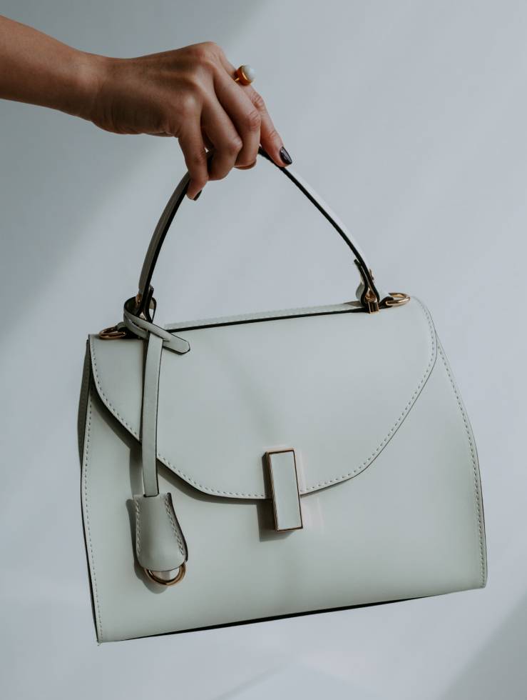 〈ジャンニ ノターロ〉のハンドバッグ