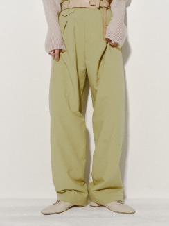 Ray BEAMS Spring & Summer 2021 Season Styling vol.2 Cozy & Chic, Conjunction And The New Age Strollers RB_April_Look No.2 Aki Furuie
			VillD Director&Designer 163(cm)