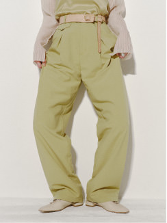 Ray BEAMS Spring & Summer 2021 Season Styling vol.2 Cozy & Chic, Conjunction And The New Age Strollers RB_April_Look No.2 Aki Furuie
			VillD Director&Designer 163(cm)