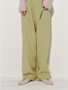 Ray BEAMS Spring & Summer 2021 Season Styling vol.2 Cozy & Chic, Conjunction And The New Age Strollers RB_April_Look No.2 Aki Furuie
			VillD Director&Designer 163(cm)