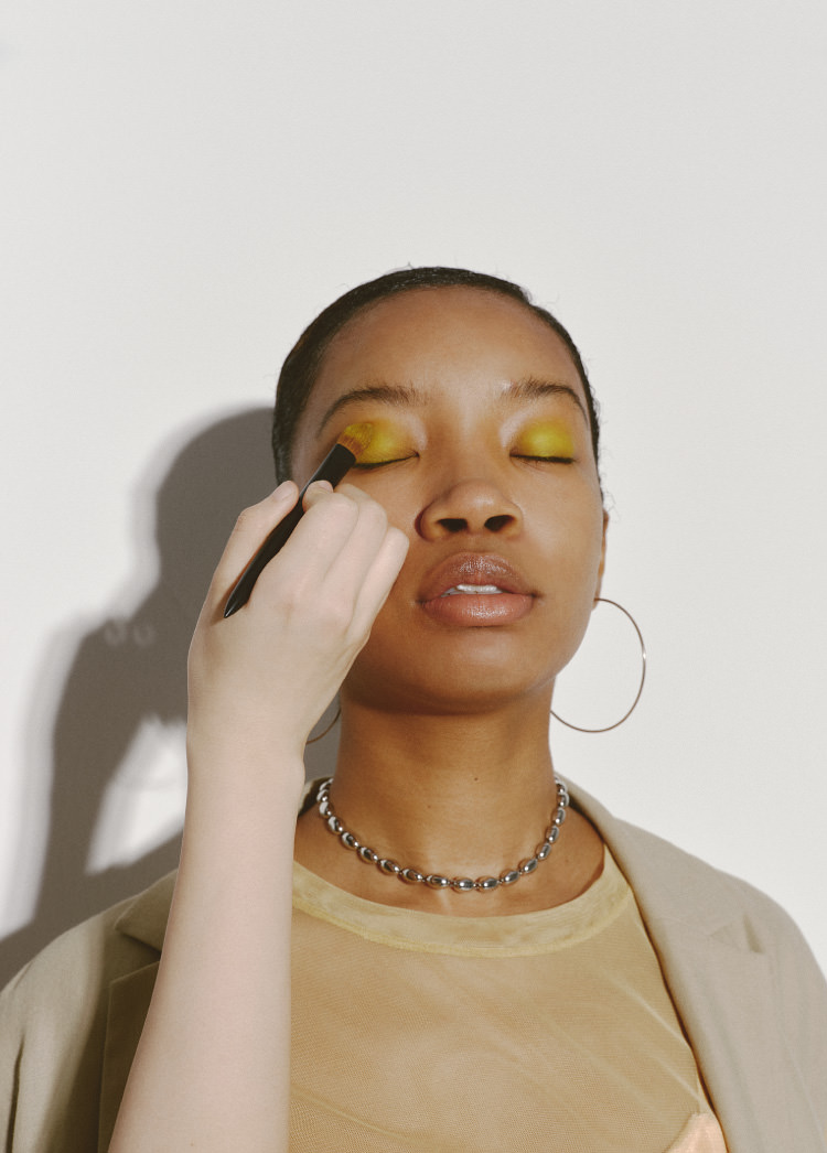 Ray BEAMS Spring & Summer 2021 Season Styling vol.2 Cozy & Chic, Conjunction And The New Age Strollers RB_April_Look No.4 Leiya Salis
			Producer , Tatoo Artist 172(cm)