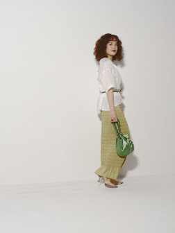 Ray BEAMS Spring & Summer 2021 Season Styling vol.2 Cozy & Chic, Conjunction And The New Age Strollers RB_April_Look No.5 Chieri Takachi
			BEAMS Machida Shop Staff 162(cm)