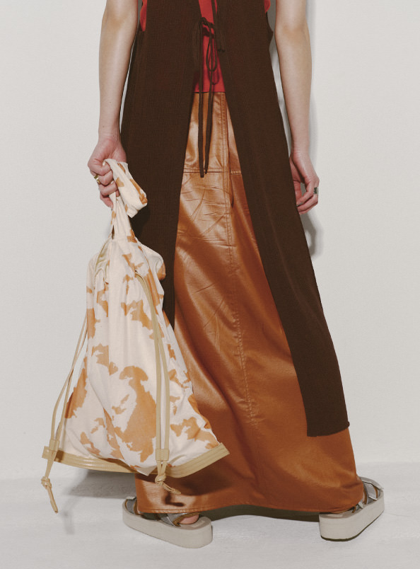 Ray BEAMS Spring & Summer 2021 Season Styling vol.2 Cozy & Chic, Conjunction And The New Age Strollers RB_April_Look No.8 Aki Furuie
			VillD Director&Designer 163(cm)