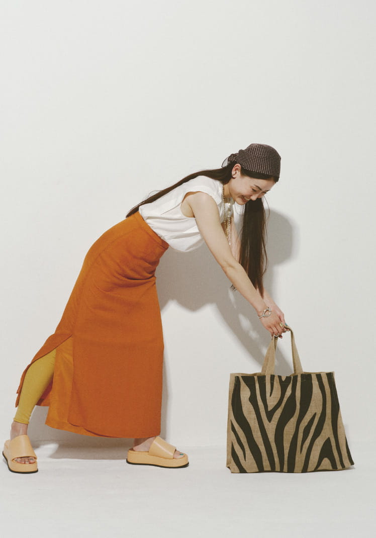 Ray BEAMS Spring & Summer 2021 Season Styling vol.3 Cozy & Chic, Conjunction And The New Age Strollers RB_May_Look No.5 Fukumi Tate
			BEAMS Shinmarunouchi Shop Staff 168(cm)