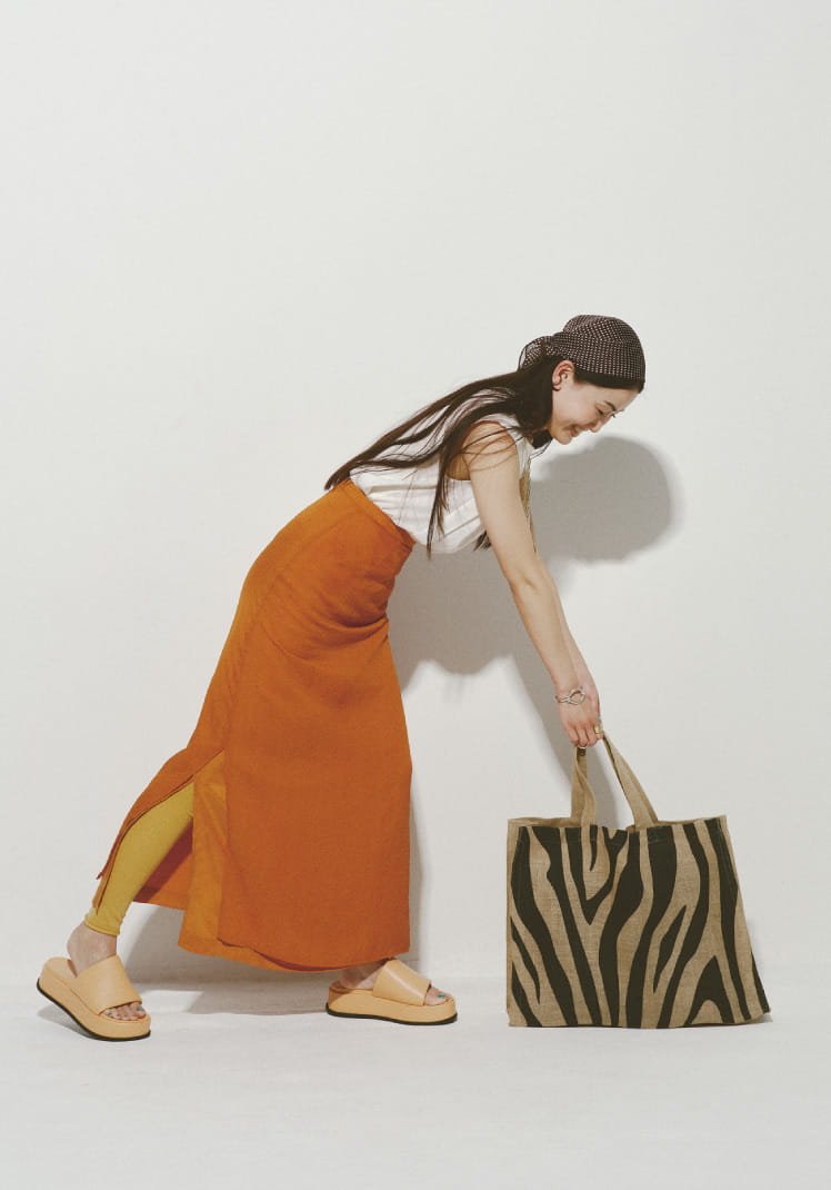 Ray BEAMS Spring & Summer 2021 Season Styling vol.3 Cozy & Chic, Conjunction And The New Age Strollers RB_May_Look No.5 Fukumi Tate
			BEAMS Shinmarunouchi Shop Staff 168(cm)