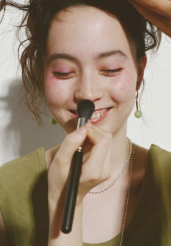 Ray BEAMS Spring & Summer 2021 Season Styling vol.3 Cozy & Chic, Conjunction And The New Age Strollers RB_May_Look No.1 Miiya Kudo
			Model 171(cm)