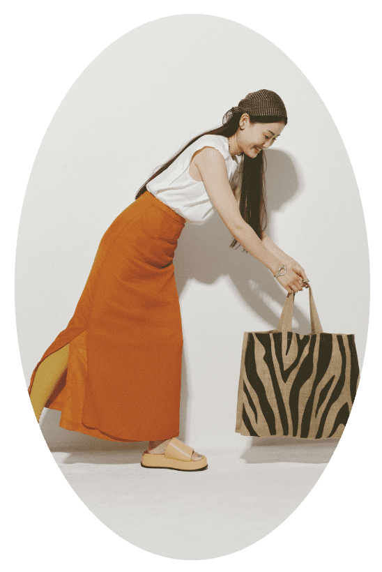 Ray BEAMS Spring & Summer 2021 Season Styling vol.3 Cozy & Chic, Conjunction And The New Age Strollers RB_May_Look No.5 Fukumi Tate
			BEAMS Shinmarunouchi Shop Staff 168(cm)