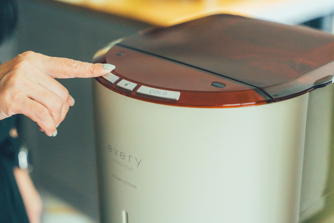 frecious（ウォーターサーバー）監修 | BEAMS BUSINESS PRODUCE