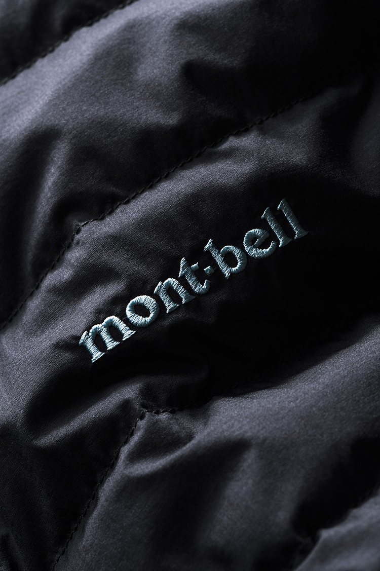 beams別注 montbell スペリオダウン　XXS 黒×ネイビー モンベル〉の別注ダウンジャケット | BEAMSの百名品 | BEAMS BEST 100