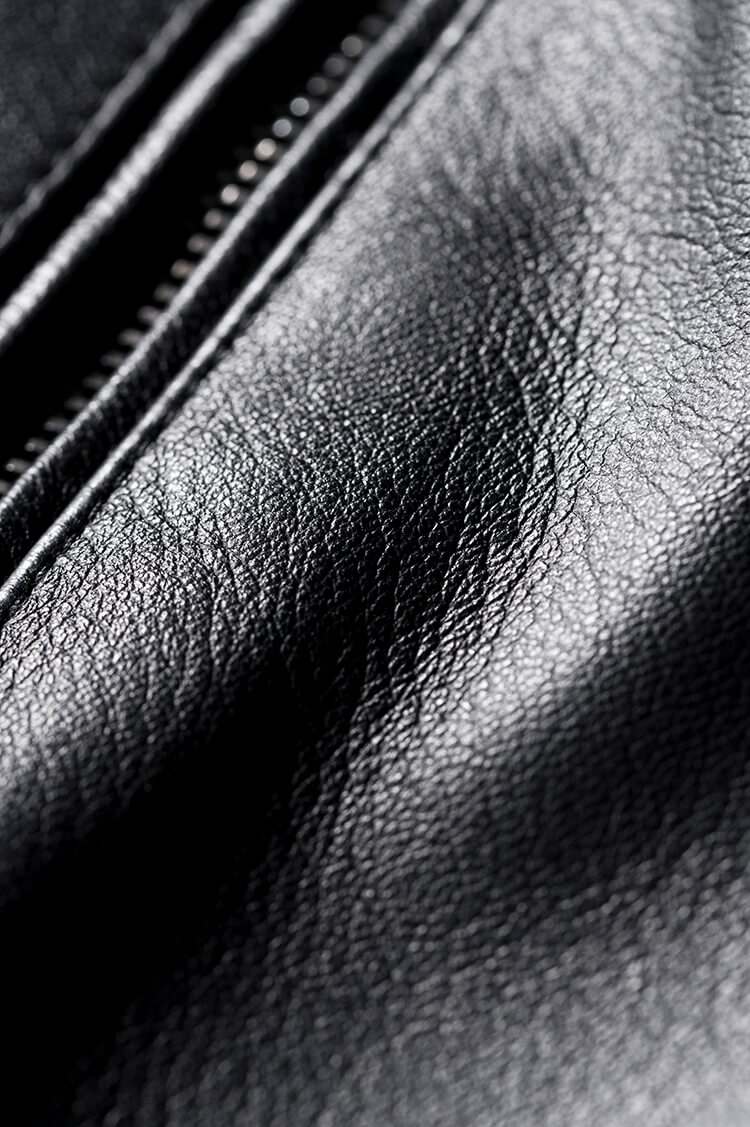 エンメティ〉の別注ラムスキンシングルライダースジャケット | BEAMSの