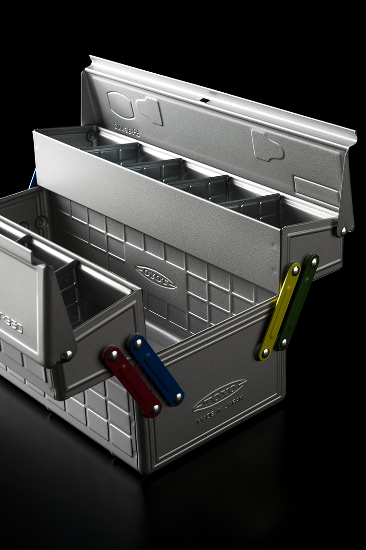 東洋スチール〉の別注2段式工具箱 ST-350 | BEAMSの百名品 | BEAMS