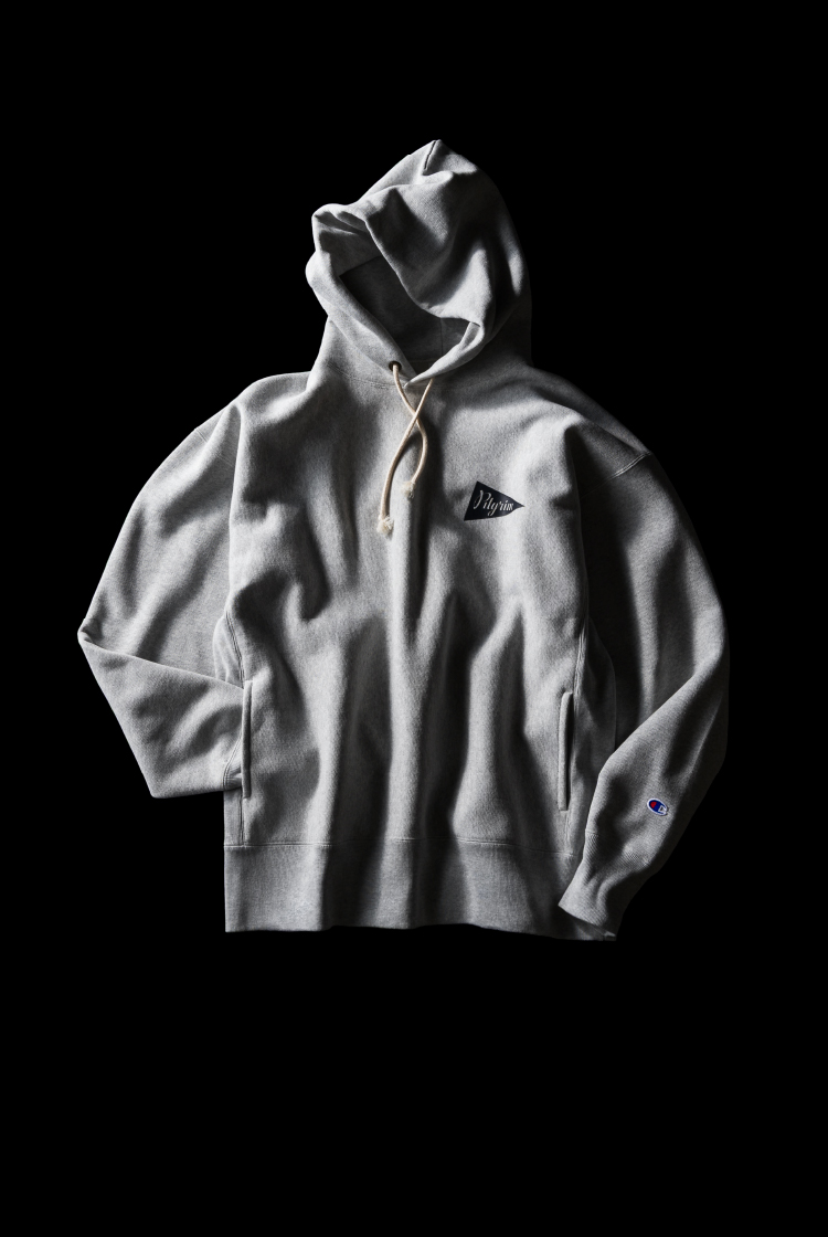 チャンピオン×ピルグリム サーフ＋サプライ〉のスウェット