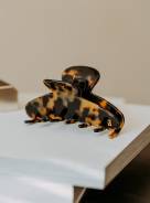 〈アレクサンドル ドゥ パリ〉のヘアクリップ