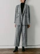 〈レイ ビームス〉のジャケット＆パンツ