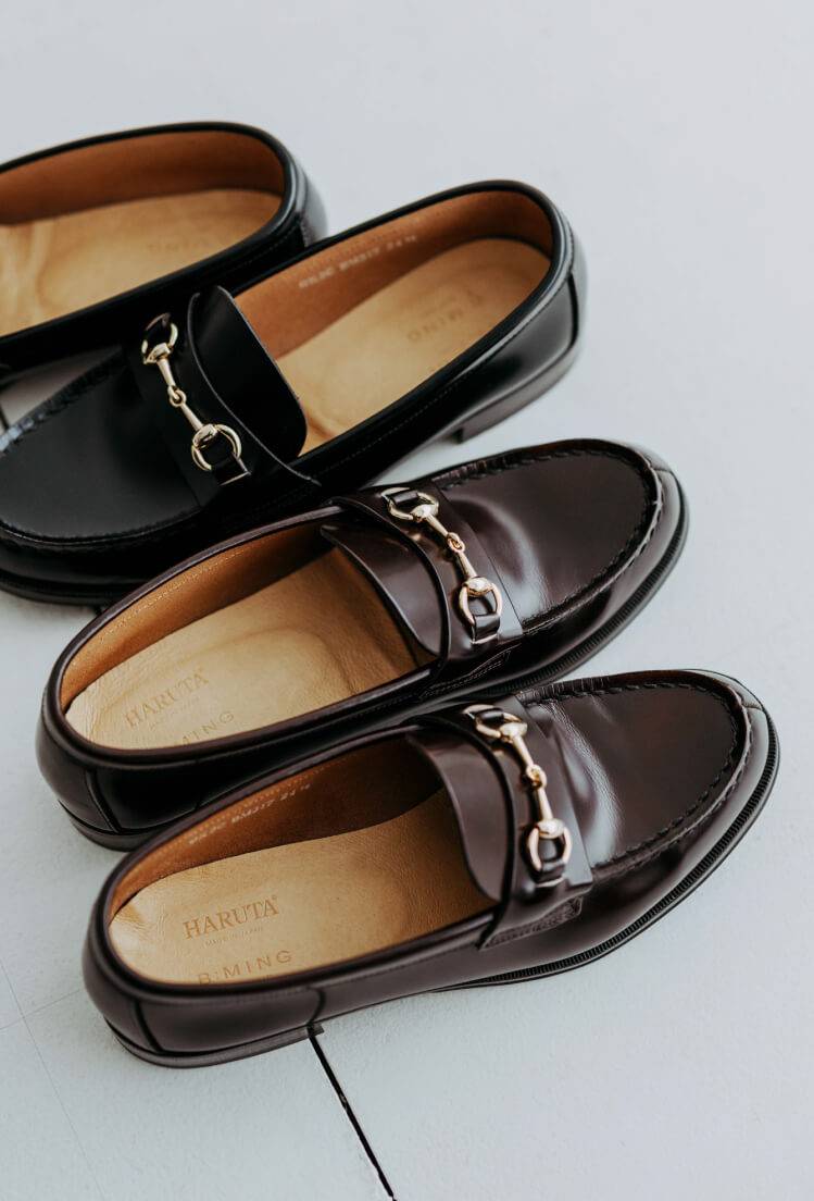 〈HARUTA × B:MING by BEAMS〉の別注ローファー