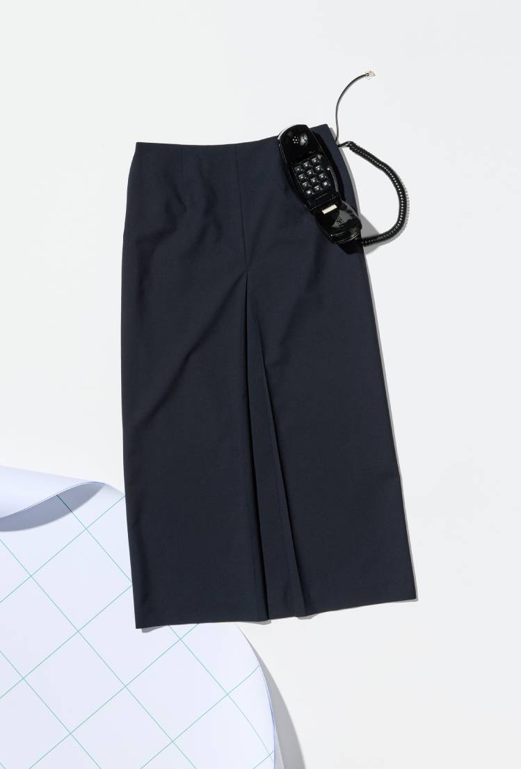 〈デミルクス ビームス〉のスカート