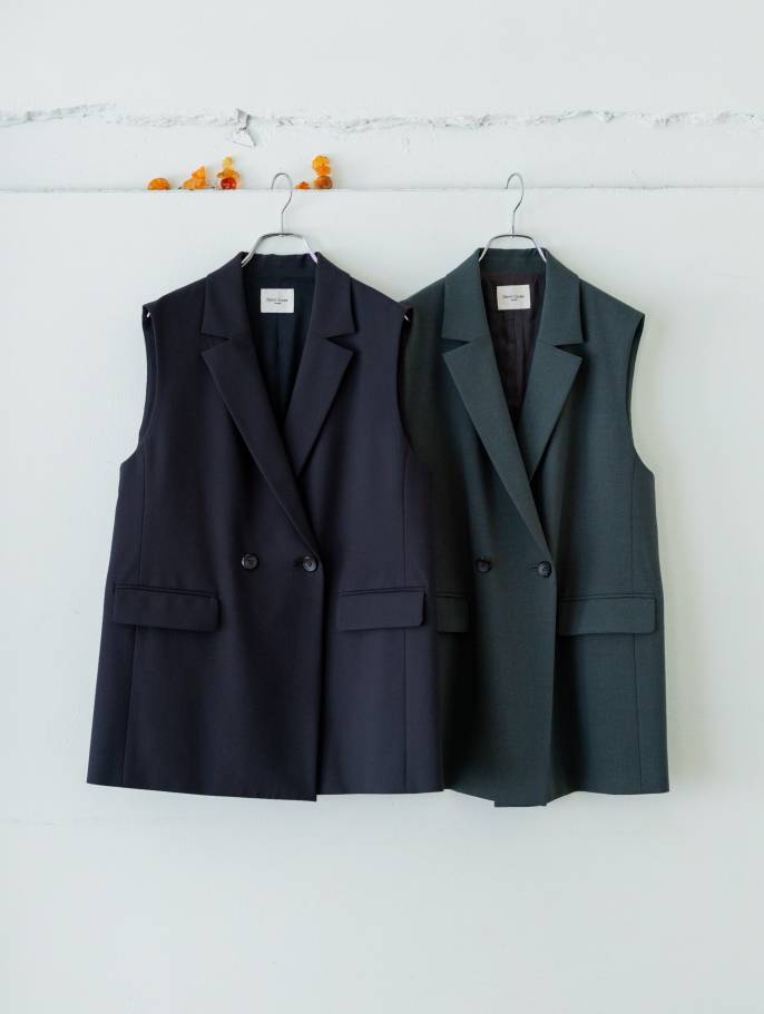 〈デミルクス ビームス〉のジレ