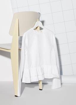 〈エッフェビームス〉のブラウス