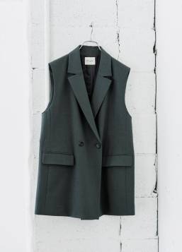 〈デミルクス ビームス〉のジレ