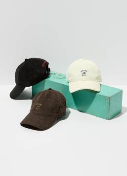 〈ニューエラ〉の別注キャップ