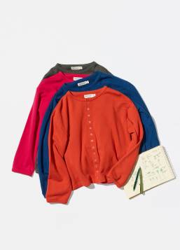 〈ビームス ボーイ〉のカーディガン