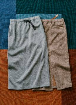 〈グラミチ〉のスカート