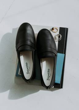 〈レペット〉のシューズ