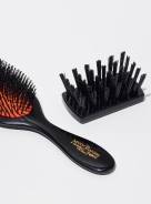 〈メイソンピアソン〉のヘアブラシ