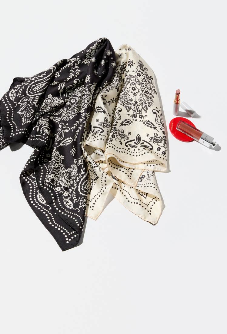 〈マニプリ〉のスカーフ