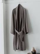 〈エッフェ ビームス〉のガウンコート