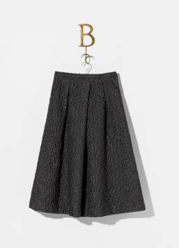 〈エッフェ ビームス〉のスカート