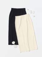 〈デミルクス ビームス〉のタイトスカート