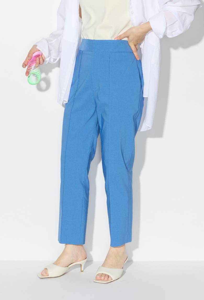 〈AK＋1〉のストレッチパンツ