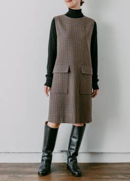 〈AK+1〉のミニ丈ワンピース