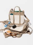 〈AMIACALVA for Pilgrim Surf＋Supply〉のトートバッグ
