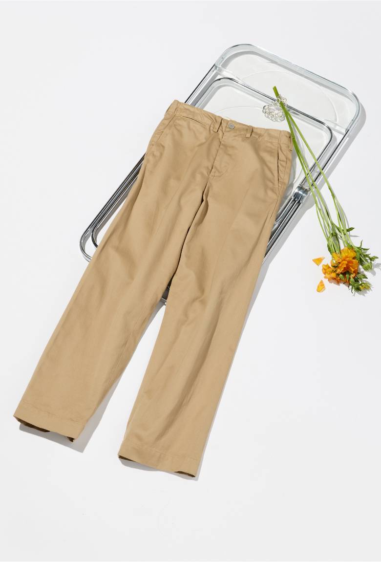 〈BUZZ RICKSON'S × BEAMS BOY〉のチノパン