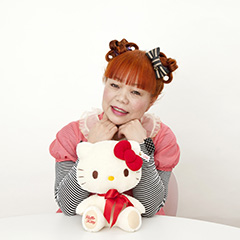 新品 BEAMS COUTURE サンリオコラボ お針子キティラガーシャツ