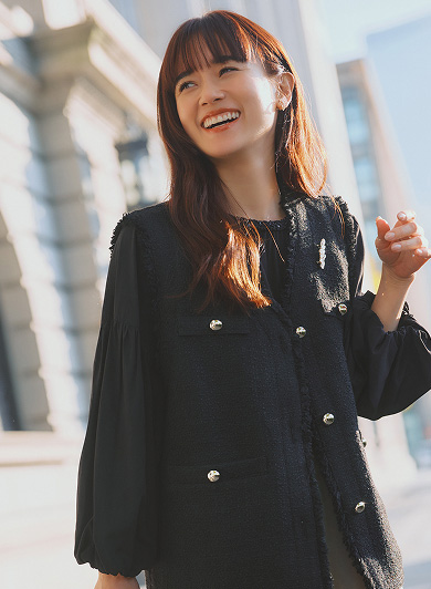 ベージュや黒、普段のオシャレに馴染む色を選んでOK