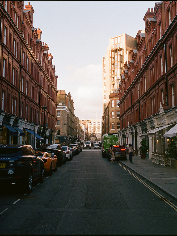 LONDON NOW!