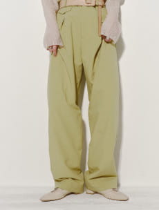 Ray BEAMS Spring & Summer 2021 Season Styling vol.2 Cozy & Chic, Conjunction And The New Age Strollers RB_March_Look No.2 Aki Furuie
			VillD Director&Designer 163(cm)