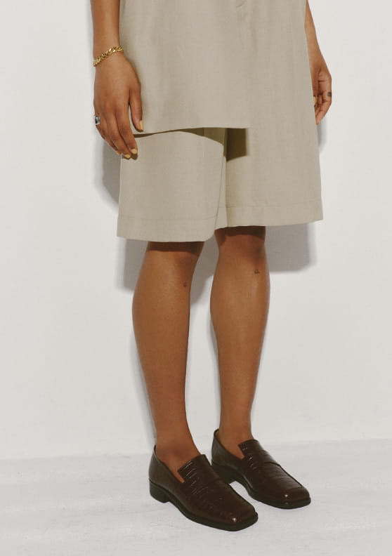 Ray BEAMS Spring & Summer 2021 Season Styling vol.2 Cozy & Chic, Conjunction And The New Age Strollers RB_March_Look No.4 Leiya Salis
			Producer , Tatoo Artist 172(cm)