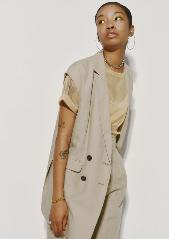 Ray BEAMS Spring & Summer 2021 Season Styling vol.2 Cozy & Chic, Conjunction And The New Age Strollers RB_March_Look No.4 Leiya Salis
			Producer , Tatoo Artist 172(cm)